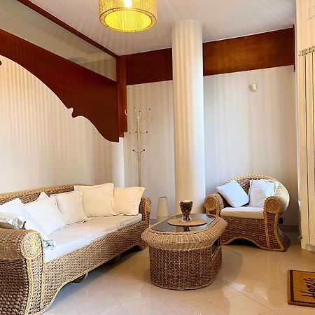 Il Villino B&B - Napoli/Pompei/Sorrento/Costiera Brusciano Ngoại thất bức ảnh